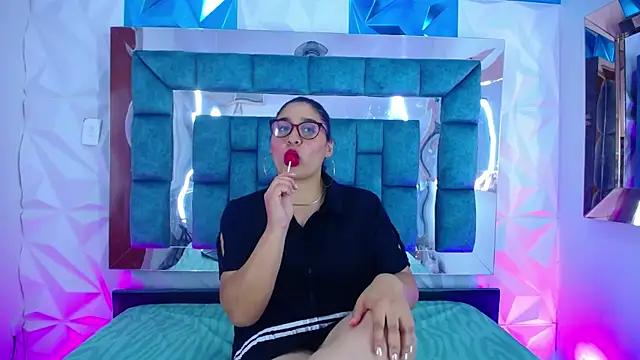 Catalina Bustos online show from February 26, 3:42 am