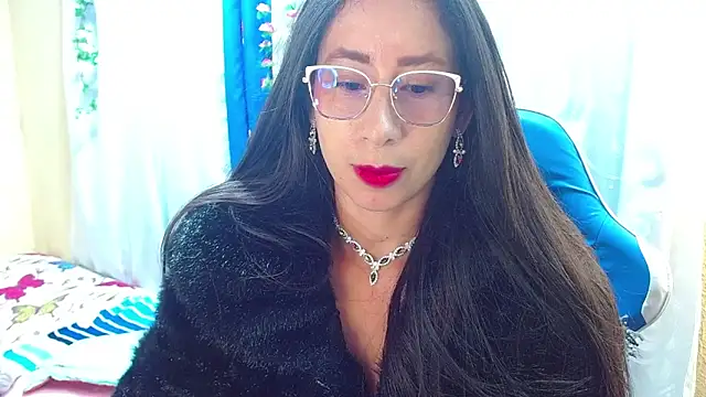 Gia leinn online show from November 8, 2:39 pm