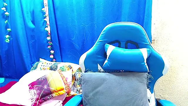 Snapshot of Gia_leinn chatting on April 1, 1:52 pm Gia leinn online show from April 1, 1:52 pm
