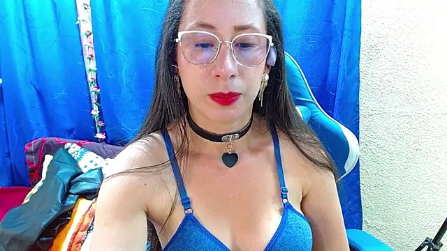 Snapshot of Gia_leinn chatting on April 11, 9:52 pm Gia leinn online show from April 11, 9:52 pm