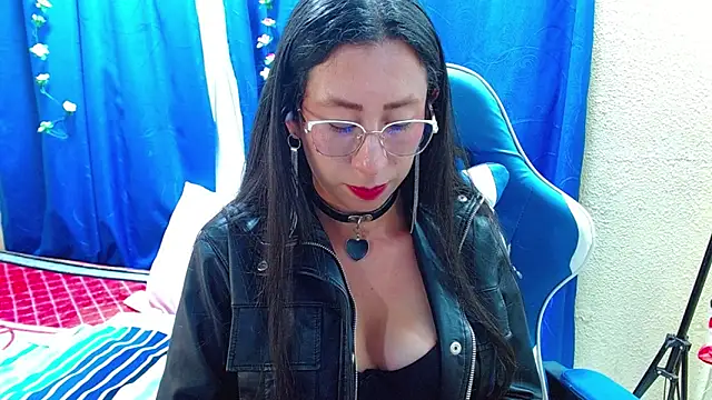 Snapshot of Gia_leinn chatting on April 22, 12:24 am Gia leinn online show from April 22, 12:24 am