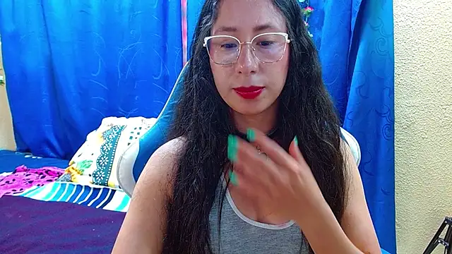 Snapshot of Gia_leinn chatting on May 16, 7:34 pm Gia leinn online show from May 16, 7:34 pm