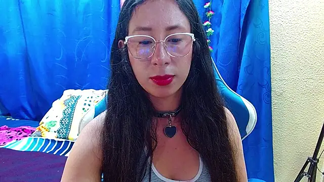 Snapshot of Gia_leinn chatting on May 16, 7:45 pm Gia leinn online show from May 16, 7:45 pm