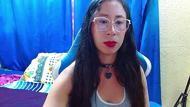 Snapshot of Gia_leinn chatting on May 16, 7:56 pm Gia leinn online show from May 16, 7:56 pm