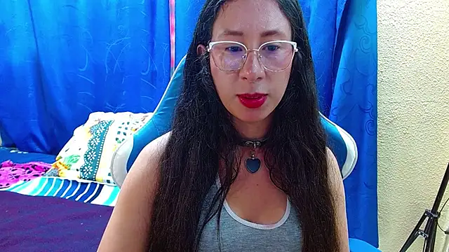 Snapshot of Gia_leinn chatting on May 16, 8:07 pm Gia leinn online show from May 16, 8:07 pm
