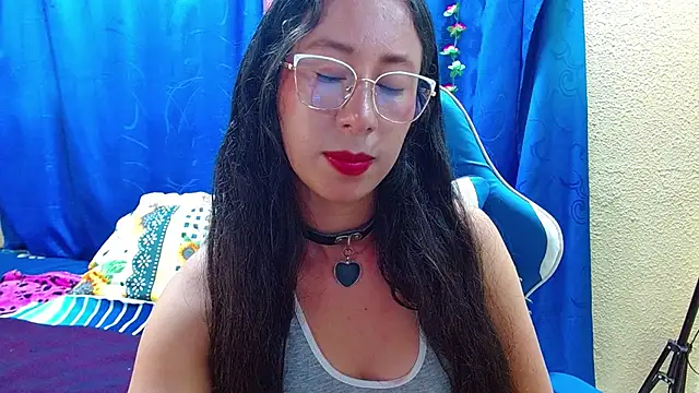 Snapshot of Gia_leinn chatting on May 16, 8:18 pm Gia leinn online show from May 16, 8:18 pm