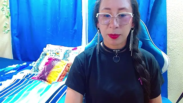 Snapshot of Gia_leinn chatting on May 20, 10:38 pm Gia leinn online show from May 20, 10:38 pm