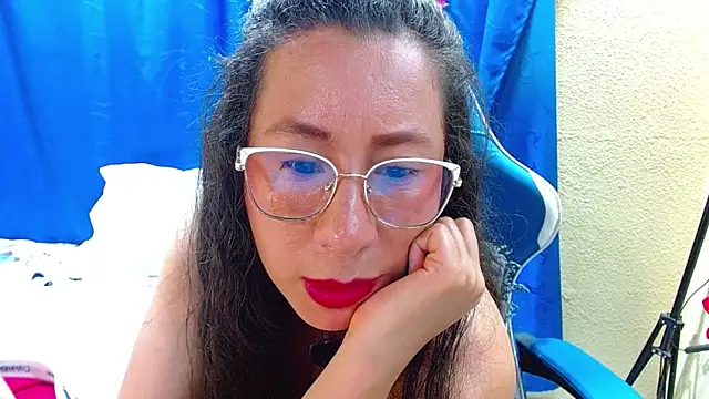 Snapshot of Gia_leinn chatting on June 4, 2:39 am Gia leinn online show from June 4, 2:39 am