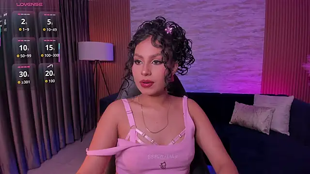 Snapshot of hannah_thomson_ chatting on October 24, 3:14 am hannah thomson online show from October 24, 3:14 am