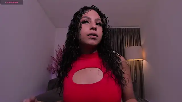 Snapshot of hannah_thomson_ chatting on November 26, 3:07 am hannah thomson online show from November 26, 3:07 am