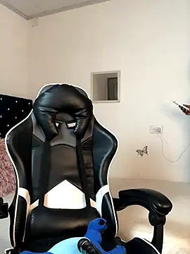 ValerieBlakee online show from November 17, 2:12 pm