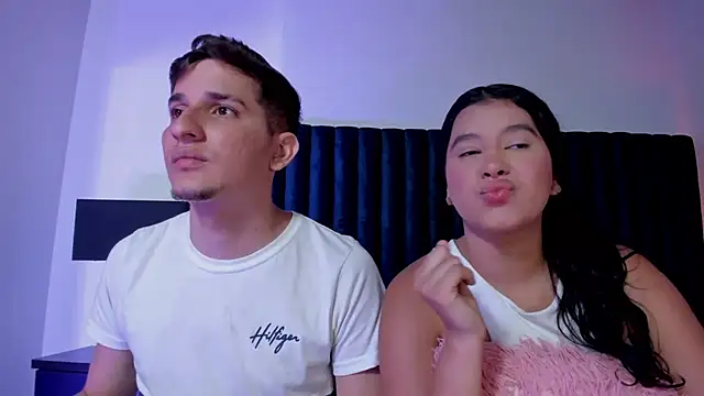 Snapshot of BonnieeAndClyde chatting on October 13, 6:52 pm BonnieeAndClyde online show from October 13, 6:52 pm