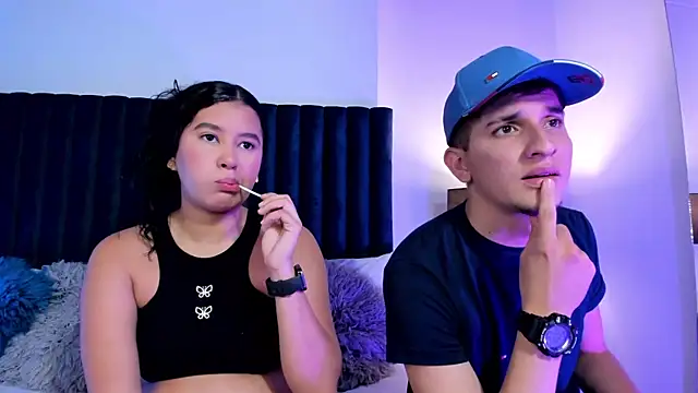 Snapshot of BonnieeAndClyde chatting on October 16, 9:05 pm BonnieeAndClyde online show from October 16, 9:05 pm