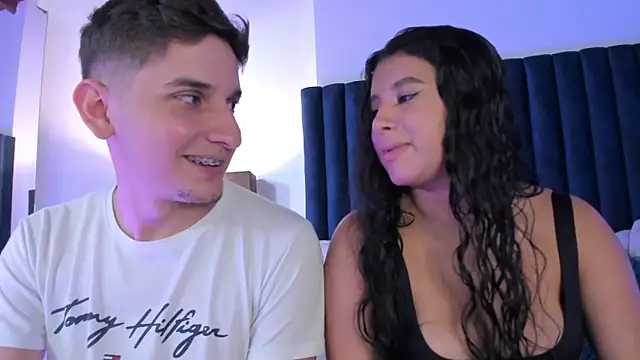 Snapshot of BonnieeAndClyde chatting on October 23, 8:51 pm BonnieeAndClyde online show from October 23, 8:51 pm