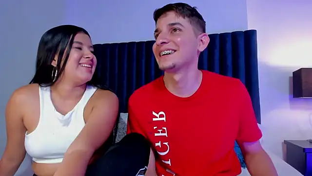 Snapshot of BonnieeAndClyde chatting on October 28, 8:00 pm BonnieeAndClyde online show from October 28, 8:00 pm