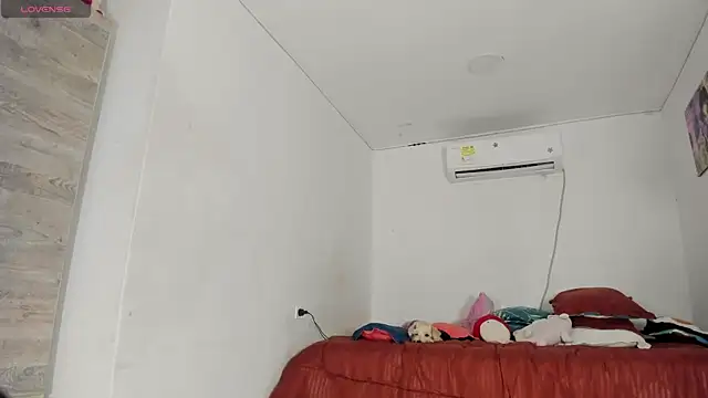 flor herrera01 online show from October 2, 6:31 am