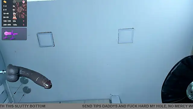 ValentinoMoreti online show from November 25, 5:51 am