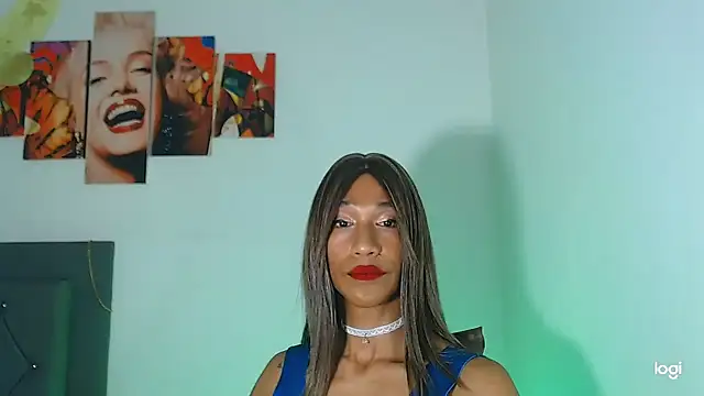 red veltet online show from December 18, 10:05 pm