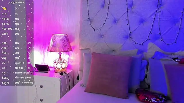 goth tasha online show from December 3, 7:34 pm