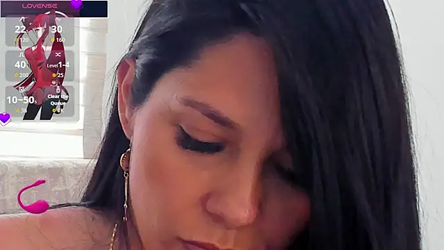 isabellarous- online show from July 10, 8:11 pm
