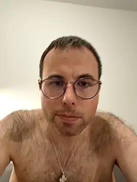 Snapshot of Simonudist chatting on December 14, 6:01 pm Simonudist online show from December 14, 6:01 pm