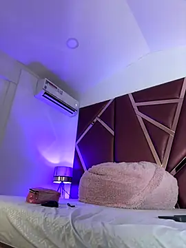 DanielaMedinaa online show from September 18, 8:00 pm