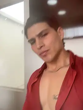 MaxxxSteil online show from April 8, 3:23 pm