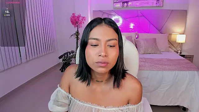 Ivyy Moon  online show from March 29, 8:47 am