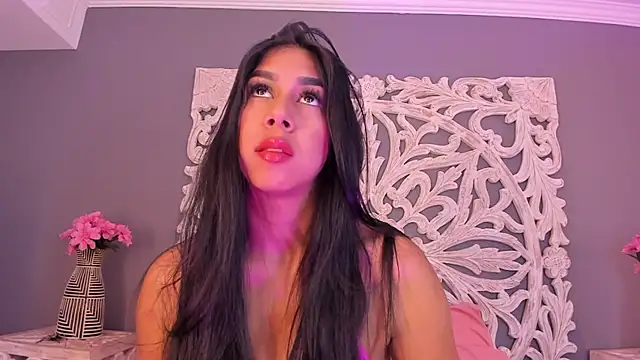 AnnieGibbyns online show from December 5, 8:38 pm