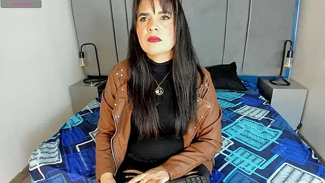 laura hotties online show from December 21, 1:51 pm