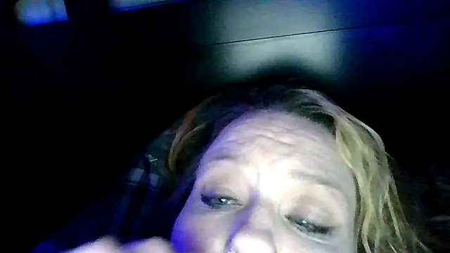 Snapshot of RubyRose33 chatting on March 21, 9:25 am RubyRose33 online show from March 21, 9:25 am