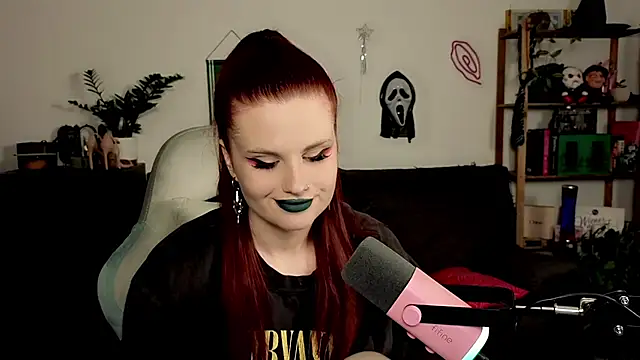 Della Ideal online show from December 21, 6:15 pm