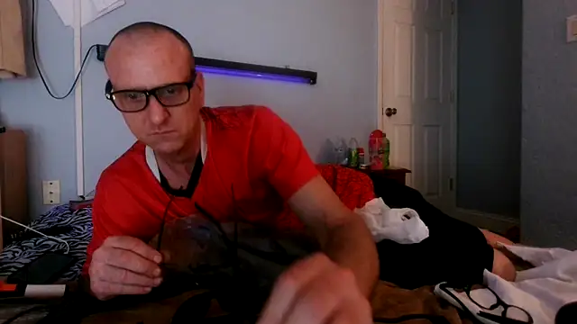 Snapshot of PornStro921 chatting on March 3, 1:10 am PornStro921 online show from March 3, 1:10 am