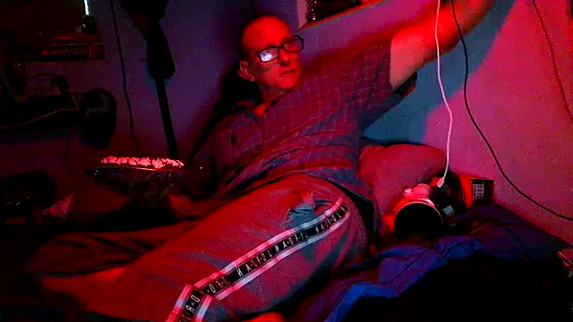 PornStro921 online show from March 19, 9:52 pm