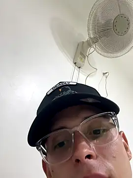 Cristopher1112 online show from November 6, 1:39 am