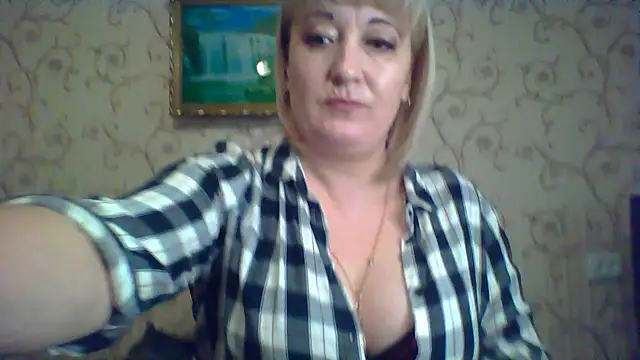 ArielXLoveresss online show from March 19, 7:40 am