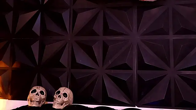 Snapshot of DaphneGlas chatting on October 20, 1:00 pm DaphneGlas online show from October 20, 1:00 pm