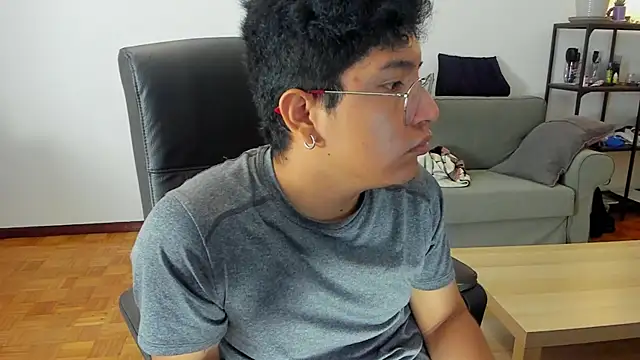 Snapshot of masterboy50 chatting on October 23, 7:01 pm masterboy50 online show from October 23, 7:01 pm