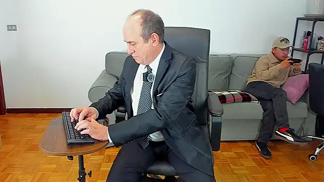 Snapshot of masterboy50 chatting on November 21, 8:07 pm masterboy50 online show from November 21, 8:07 pm