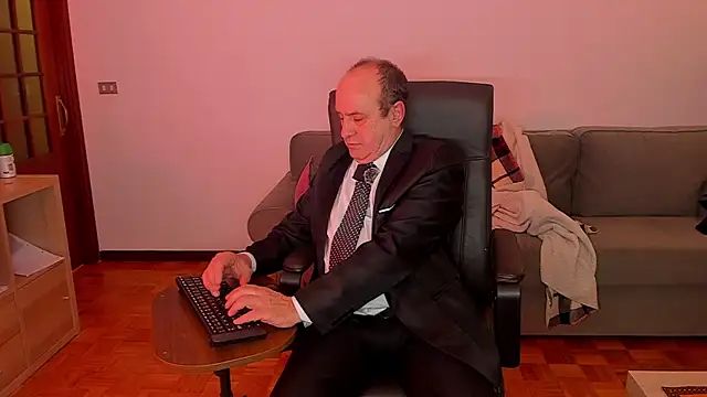 Snapshot of masterboy50 chatting on November 23, 4:40 pm masterboy50 online show from November 23, 4:40 pm