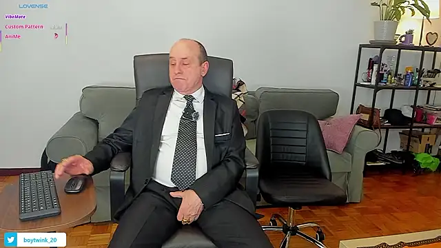 Snapshot of masterboy50 chatting on March 6, 8:05 pm masterboy50 online show from March 6, 8:05 pm