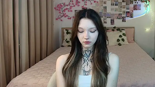 mefwhore online show from March 14, 1:38 pm