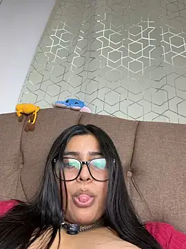 Snapshot of virginbrunette99 chatting on June 18, 9:14 am virginbrunette99 online show from June 18, 9:14 am