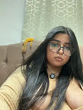 Snapshot of virginbrunette99 chatting on July 19, 6:17 am virginbrunette99 online show from July 19, 6:17 am