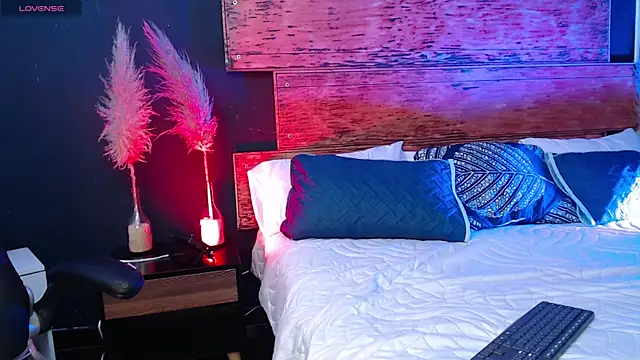 Bella williamss  online show from March 5, 8:32 pm