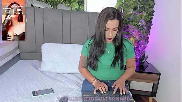 Bella williamss  online show from October 7, 8:17 pm