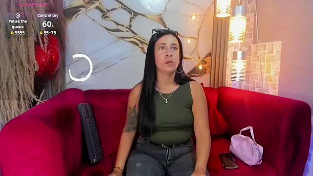 Bella williamss  online show from June 9, 7:47 pm