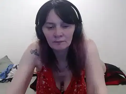 Snapshot of Hotmodel1984 chatting on April 30, 9:08 pm Hotmodel1984 online show from April 30, 9:08 pm