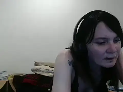 Snapshot of Hotmodel1984 chatting on May 5, 4:48 pm Hotmodel1984 online show from May 5, 4:48 pm
