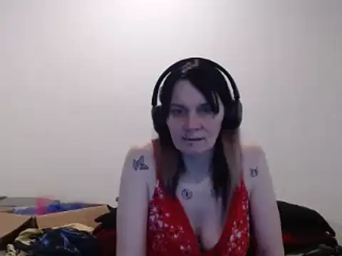 Snapshot of Hotmodel1984 chatting on May 21, 6:26 pm Hotmodel1984 online show from May 21, 6:26 pm